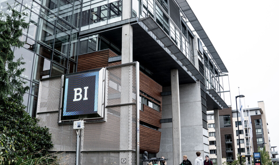 BI-modell konkluderer med at prognosene til Statsbudsjettet 2026 er «i hovedsak realistiske» Fasaden på BI Nydalen. Fotografert 17. september 2024.