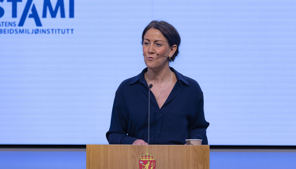 Arbeids- og inkluderingsminister Tonje Brenna (Ap) innleder lansering av faktabok om arbeidsmiljø og helse 2024.