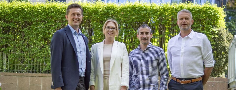 Azets har tegnet storavtale med det nyskapende inkassoselskapet Kravia. Fra venstre: Dag Henning Kleven (Azets), Benedikte Rasmussen (Kravia), Kevin Caballero (Kravia), Torbjørn Slåtto (Azets).