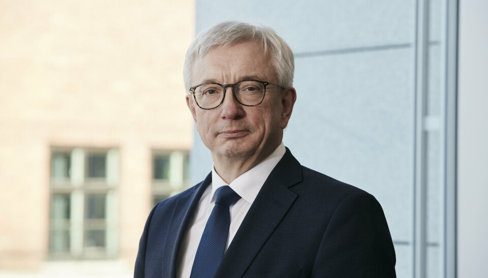 Riksrevisor Karl Eirik Schjøtt-Pedersen har avdekket betydelige svakheter i hvordan Utenriksdepartementet (UD) og Direktoratet for utviklingssamarbeid (Norad) håndterer risikoen for økonomiske misligheter i bistandsforvaltningen.