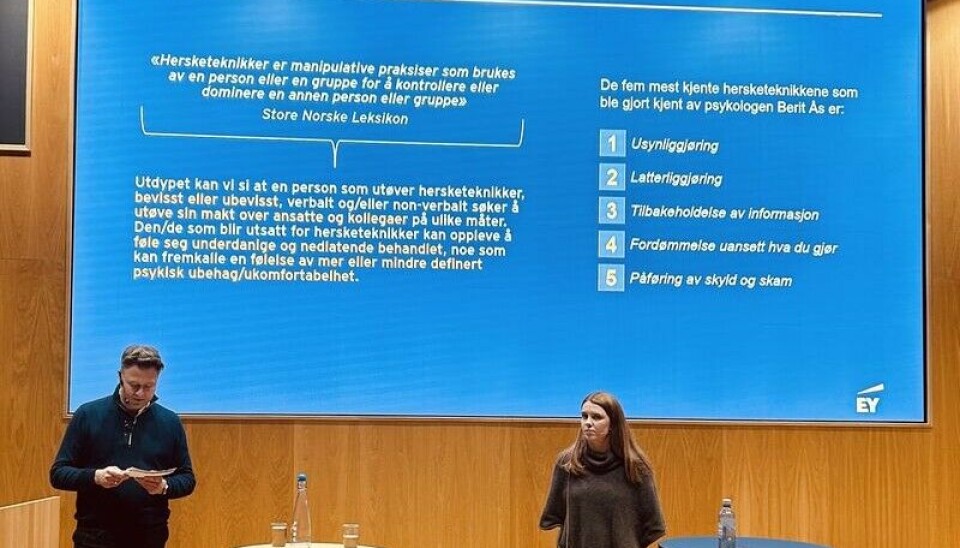 Finn Hall Torgersen og Line Knutsen holder kurs i hersketeknikk