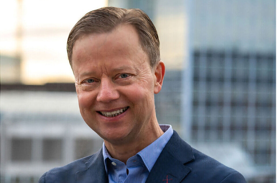 Tom Solstad har bla. skrevet bøkene «Absolutt alt du trenger å vite for å innføre åpenhetsloven», «Det polariserte Frankrike» og «Germany From Boom To Gloom».