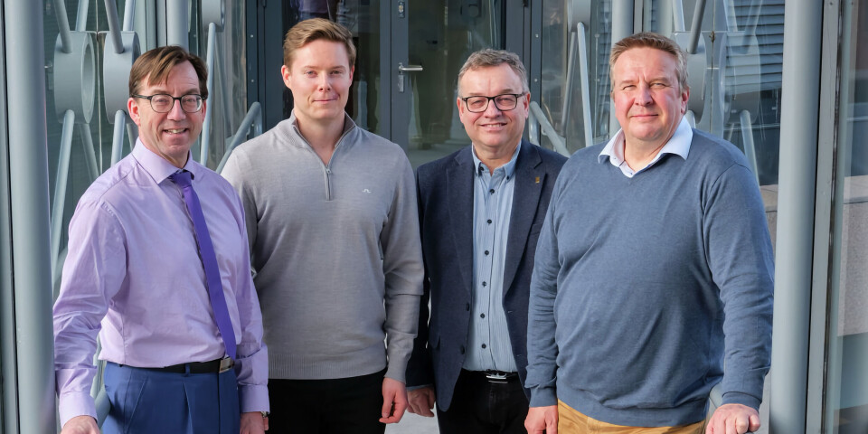 Rune Aale-Hansen (t.v.) tok imot Jesse Kujala (ved siden av) og Kimmo Martikainen (lengst til høyre) fra Rantalainen sammen med Hans Christian Ellefsen.