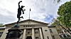 Inngangspartiet til Oslo Børs fotografert 28. april 2025.