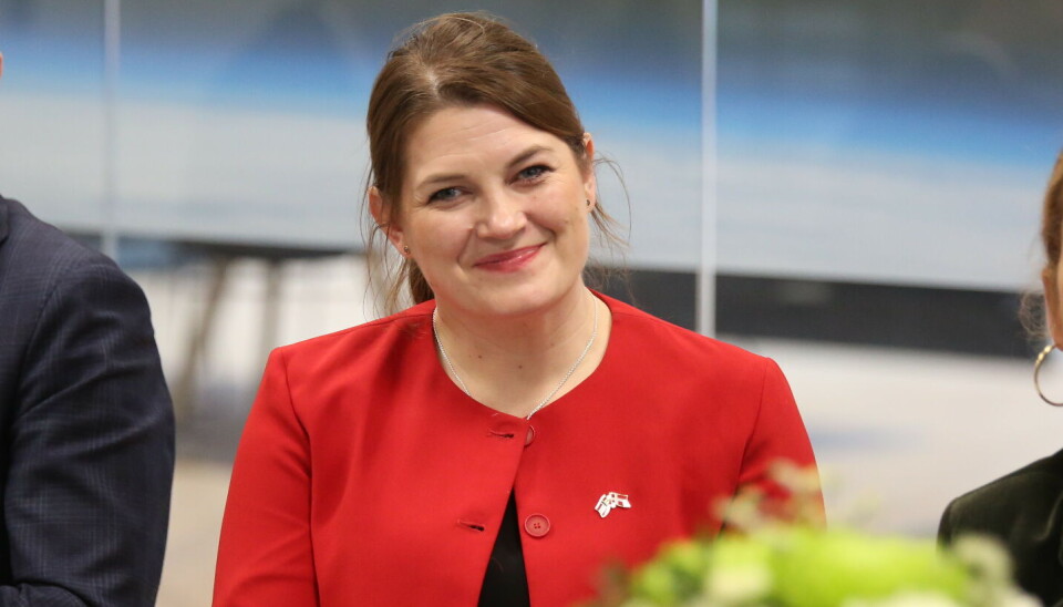 Næringsminister Cecilie Myrseth erkjenner at en betydelig andel av lover og regler «har direkte eller indirekte betydning» for næringsdrivende, men har ingen oversikt over kostnadene.