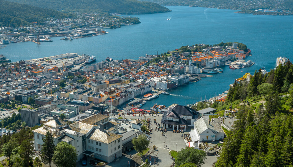 Tidligere var det mye manuell rapportering og brannslukking. Nå har vi bygget et system der lederne selv får eierskap til tallene sine, og hvor vi kan jobbe mer framoverskuende, sier CFO Eirik Grytten Standal i Fløibanen AS. Her utsikt fra Fløyen i Bergen.