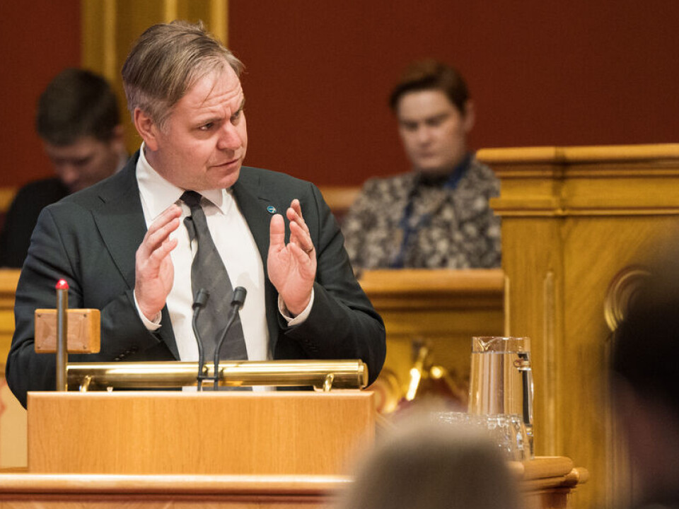 Alfred Bjørlo (V) er ikke fornøyd meg regjeringens opsjonsskatteordning.
