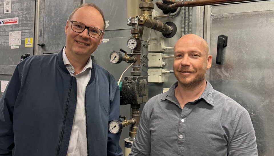 Isak Oksvold (t.v.) er direktør miljø- og bærekraft i Møller Eiendom, og Erik Borgen er teknisk eiendomssjef samme sted. Begge er svært fornøyd med at «R8 Jenny» har reduserte strømbruken i test-bygget deres med 15 prosent.