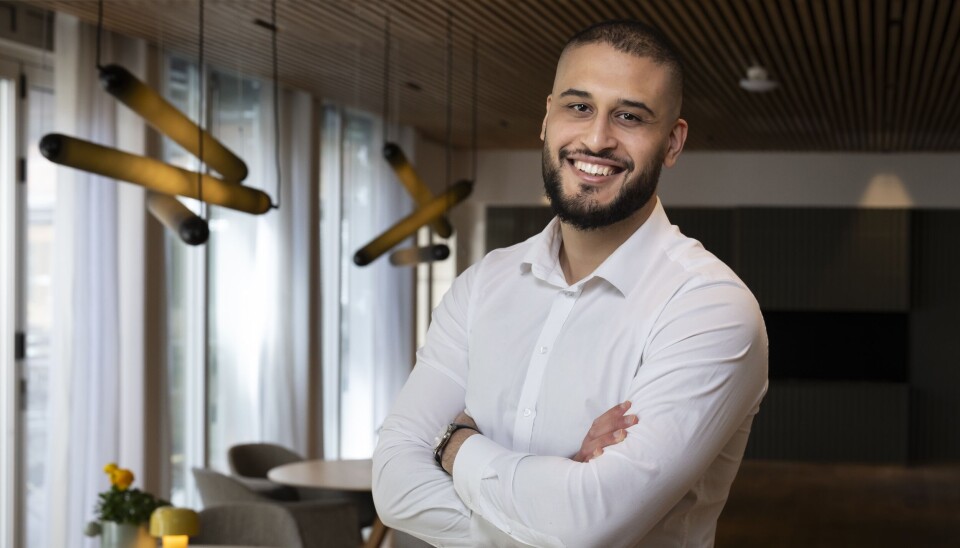 Sinan Al-Janabi (31) er statsautorisert regnskapsfører i Forvis Mazars, og drar snart på jobb til Barcelona i fire måneder for å utvikle seg faglig og personlig.