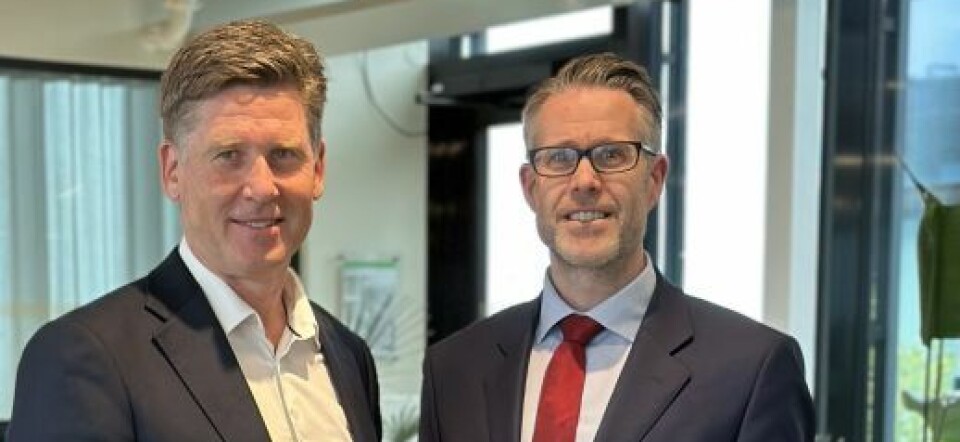 Finn Ole Edstrøm (t.v.) overlater tømmene i EY Assurance til Magnus H. Birkeland.