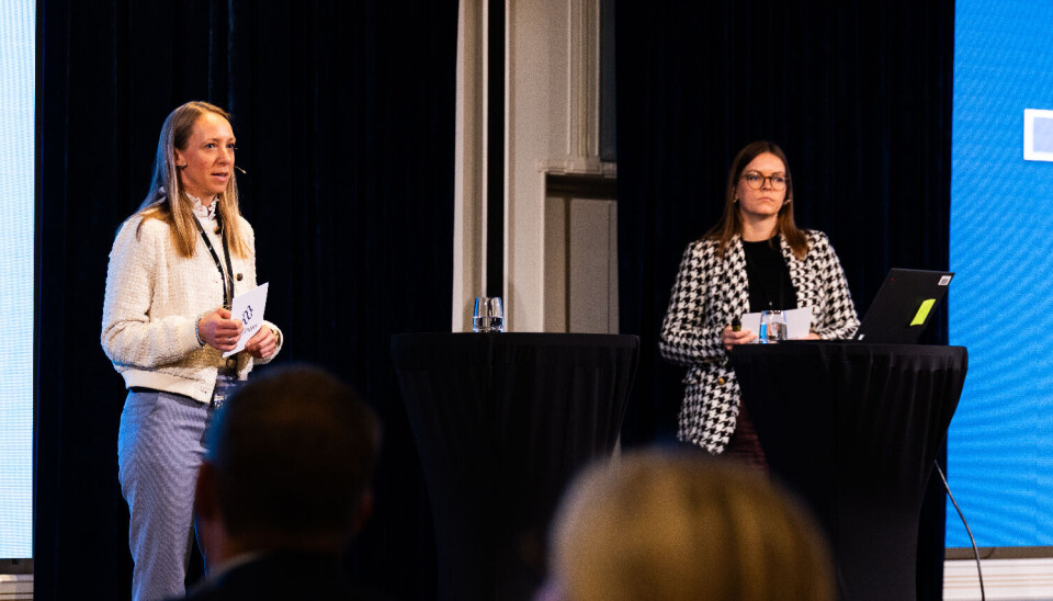 Konsernregnskapssjef Mimi Kristine Sogn Østreng (t.v.) og prosjektleder Katrine Noer Alam i NorgesGruppen deler sine CSRD-erfaringer på EYs børs- og IFRS-konferanse.