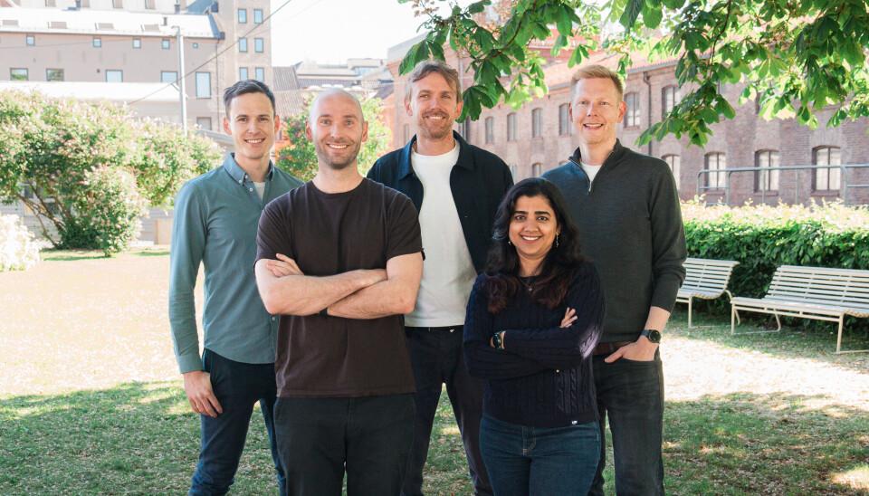 Fra venstre: Gründerne Jakob Gerhard Martinussen, Andreas Røyrvik, Ole Daniel Nitter, Vidhi Kumar og Stein Magnus Jodal i Cardboard